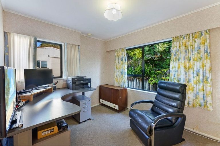 Photo of property in 36 Queens Road, Waikanae Beach, Waikanae, 5036