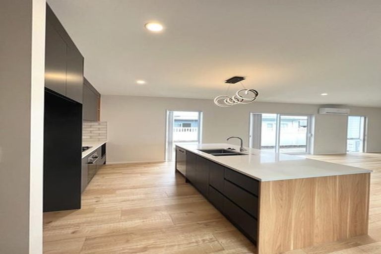 Photo of property in 40 Holcroft Street, Papakura, 2110