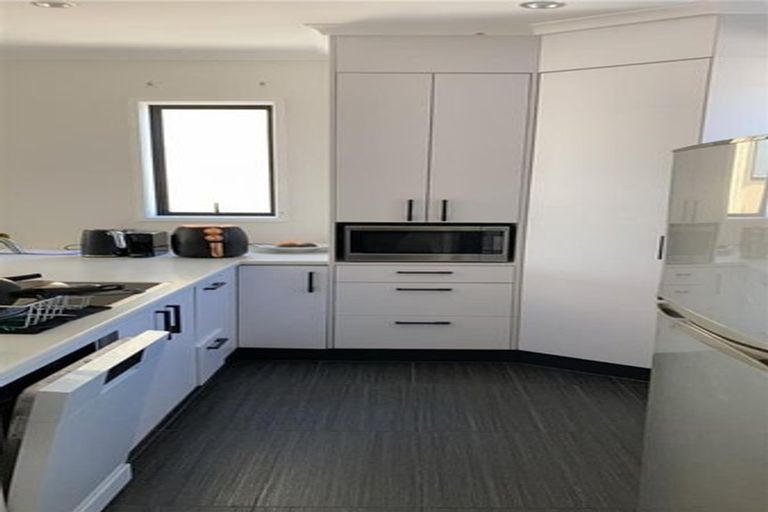 Photo of property in 4 Pheasant Lane, Hobsonville, Auckland, 0616