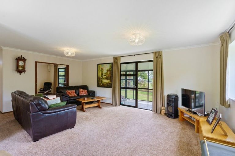 Photo of property in 185 Waitohu Valley Road, Otaki, 5583