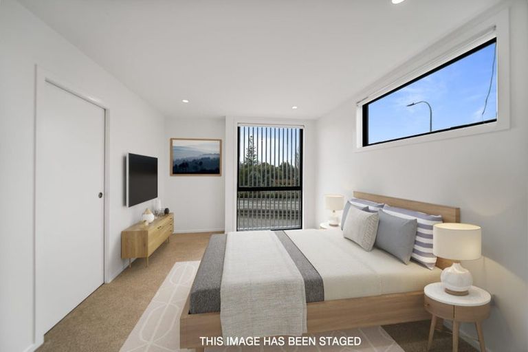 Photo of property in 2/39 Pakuranga Road, Pakuranga, Auckland, 2010