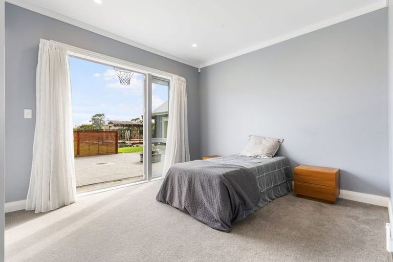 Photo of property in 104 Foster Road, Kumeu, 0891