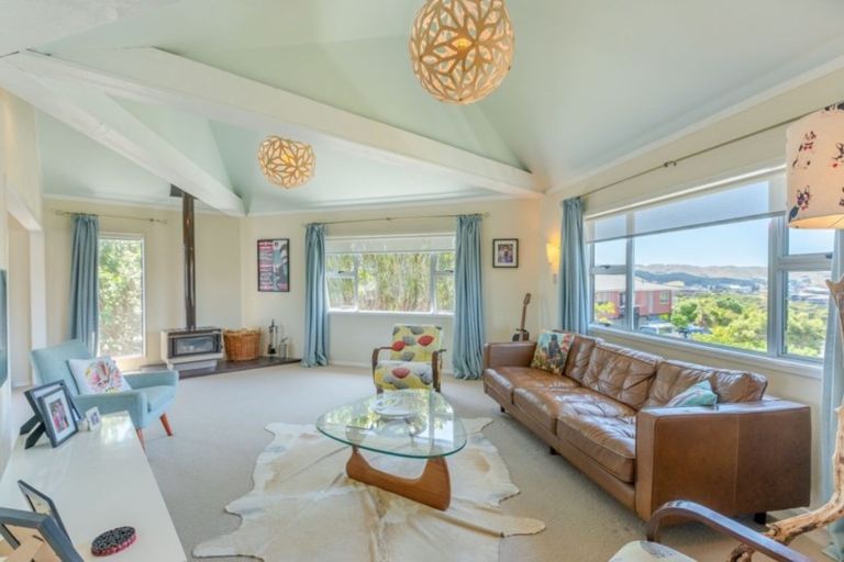 Photo of property in 1 Truro Road, Camborne, Porirua, 5026