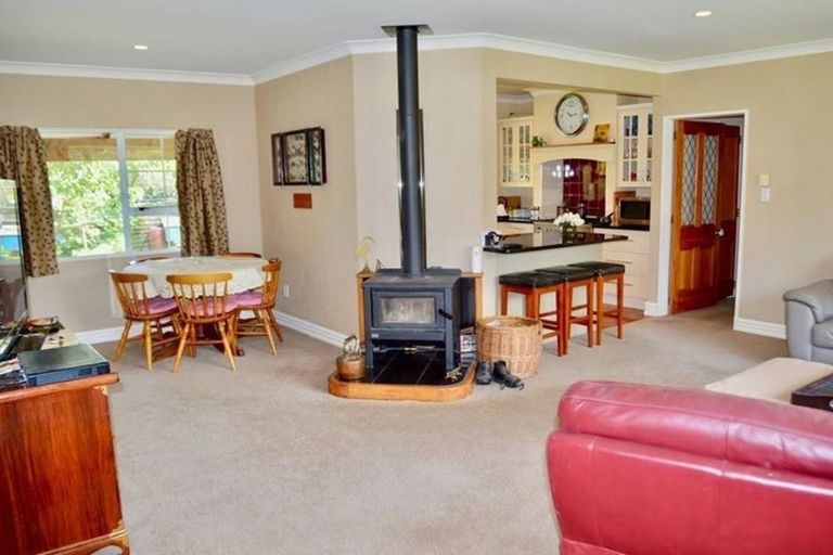 Photo of property in 75 Freemans Road, Otaki, 5512