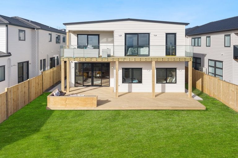 Photo of property in 11 Mill Hill Close, Flat Bush, 2019