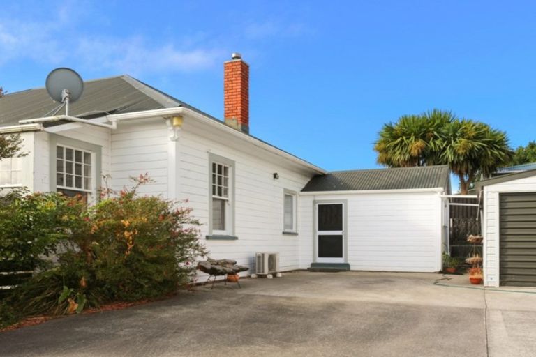 Photo of property in 144a Waikawa Road, Picton, 7220