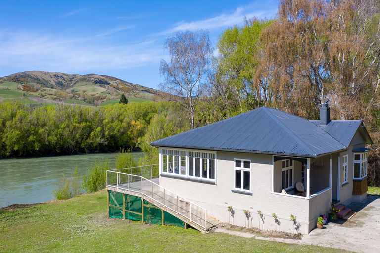 Photo of property in 5689 Ettrick-raes Junction Road, Millers Flat, Roxburgh, 9572