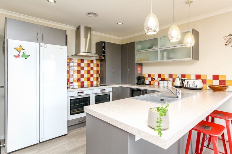 Photo of property in 86 Karamea Street, Whalers Gate, New Plymouth, 4310