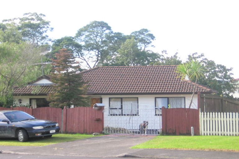Photo of property in 5 Talmar Place, Massey, Auckland, 0614