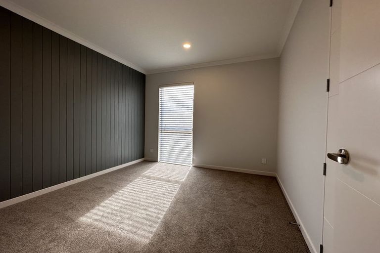 Photo of property in 13 Cara Avenue, Kumeu, 0810