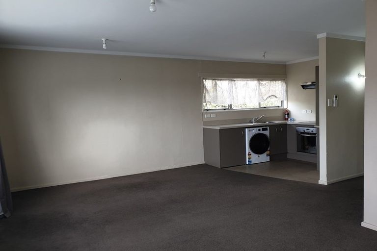 Photo of property in 2/126 Redwood Avenue, Tawa, Wellington, 5028