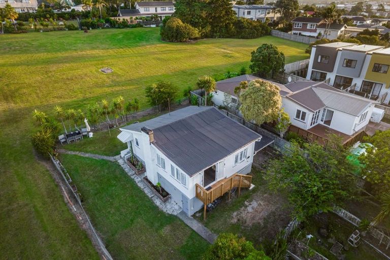 Photo of property in 1/33 Lavelle Road, Henderson, Auckland, 0612
