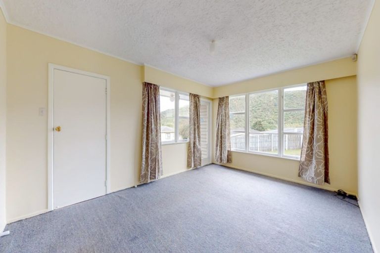Photo of property in 3 Parenga Street, Wainuiomata, Lower Hutt, 5014