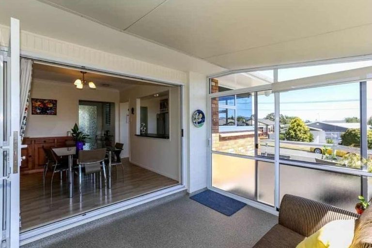 Photo of property in 107 Govett Avenue, Frankleigh Park, New Plymouth, 4310