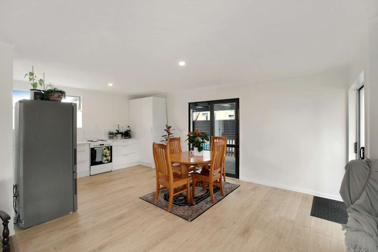 Photo of property in 1/26 Te Moau Avenue, Parakai, 0830