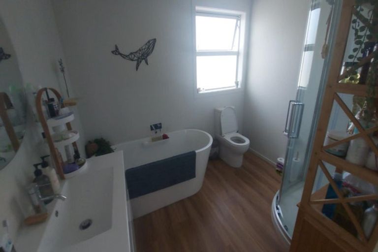 Photo of property in 67a Randwick Crescent, Moera, Lower Hutt, 5010