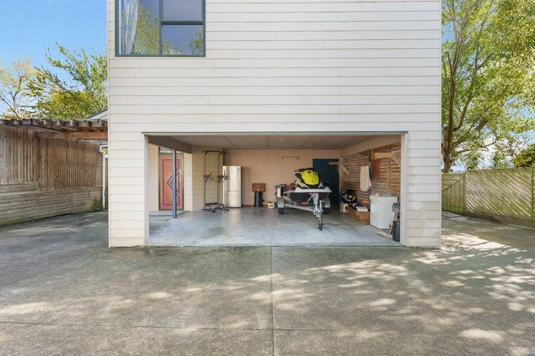 Photo of property in 3a Woodside Avenue, Northcote, Auckland, 0627