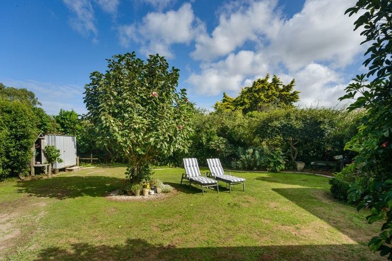 Photo of property in 1 Nuku Street, Tangimoana, 4822