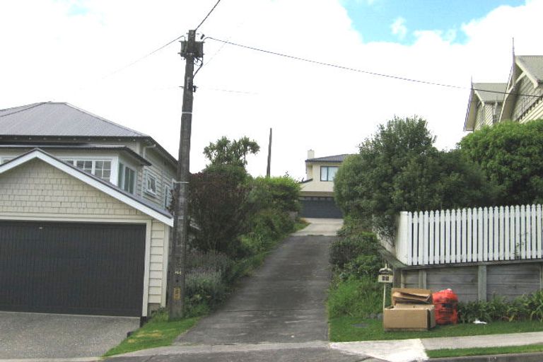 Photo of property in 25 Palmerston Road, Birkenhead, Auckland, 0626