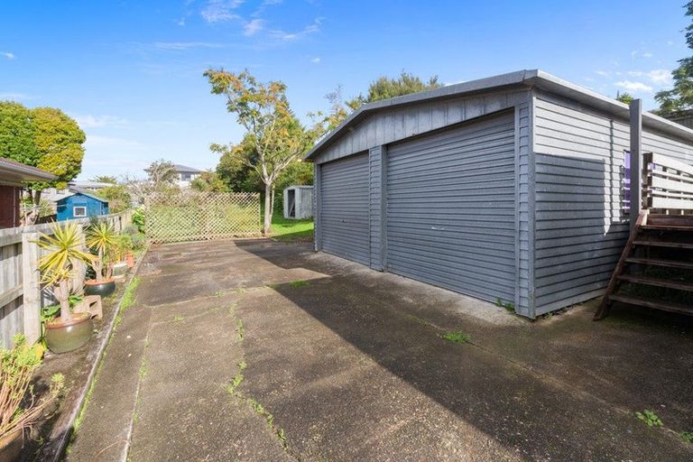 Photo of property in 60 Glengarry Road, Glen Eden, Auckland, 0602