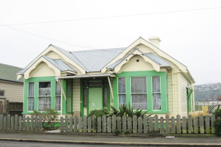 Photo of property in 240 Macandrew Road, Forbury, Dunedin, 9012