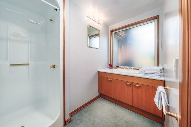 Photo of property in 30 Beacon Point Road, Wanaka, 9305