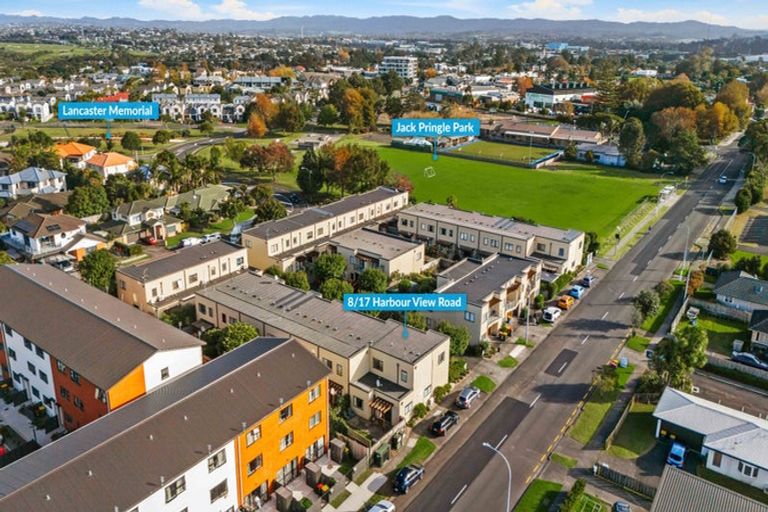 Photo of property in 8/17 Harbour View Road, Te Atatu Peninsula, Auckland, 0610