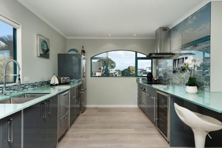 Photo of property in 26a Sunbrae Grove, Mount Maunganui, 3116