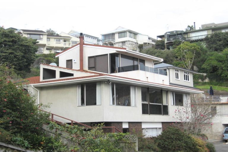 Photo of property in 8 Denholm Road, Hospital Hill, Napier, 4110