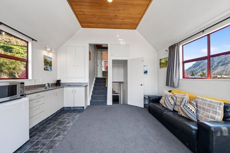 Photo of property in 8b Kiely Lane, Queenstown, 9300