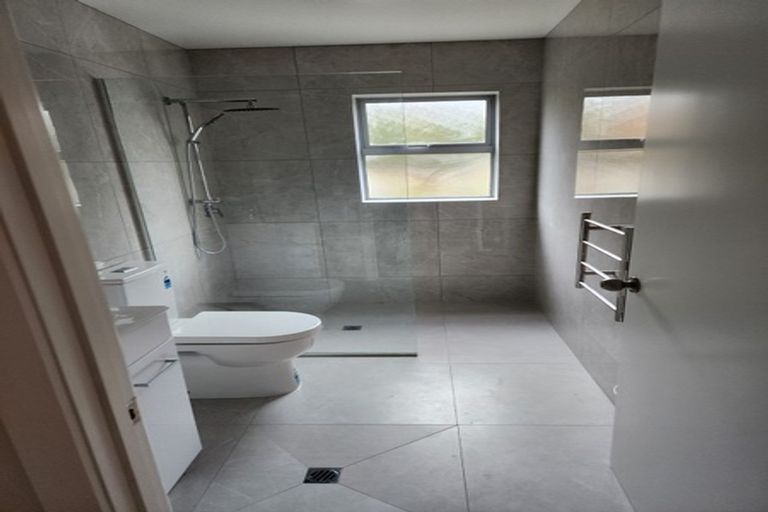 Photo of property in 46 Spinnaker Drive, Te Atatu Peninsula, Auckland, 0610