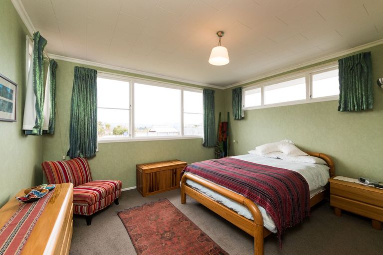 Photo of property in 247 Vogel Street, Roslyn, Palmerston North, 4414