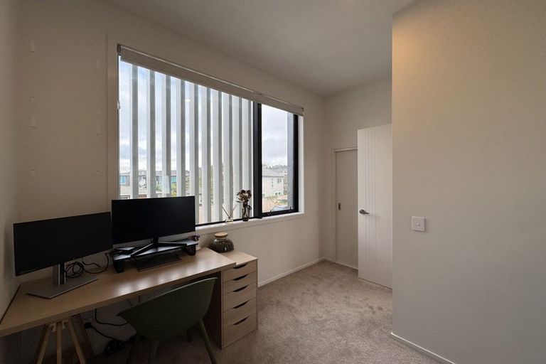 Photo of property in 27d Dawnhaven Drive, Te Atatu Peninsula, Auckland, 0610