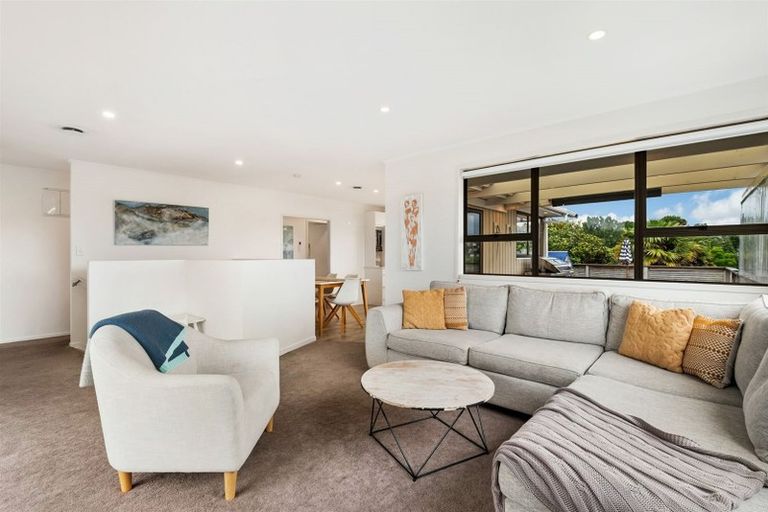 Photo of property in 124 Weatherly Road, Torbay, Auckland, 0630