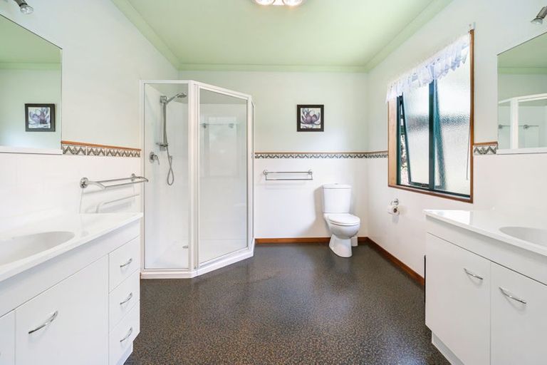 Photo of property in 238 Tauraroa Road, Maungakaramea, Whangarei, 0178