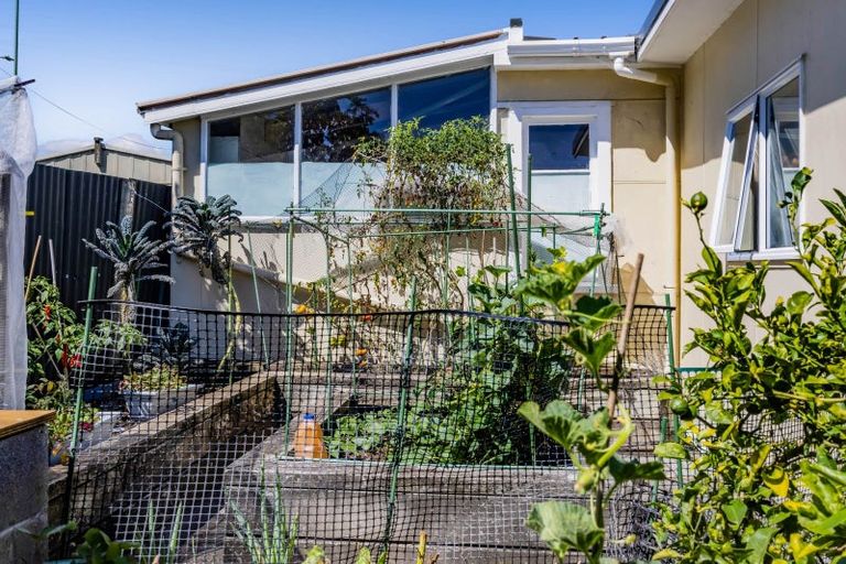 Photo of property in 50 Leslie Street, Waitara, 4320
