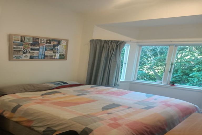 Photo of property in 56 Kelburn Parade, Kelburn, Wellington, 6012