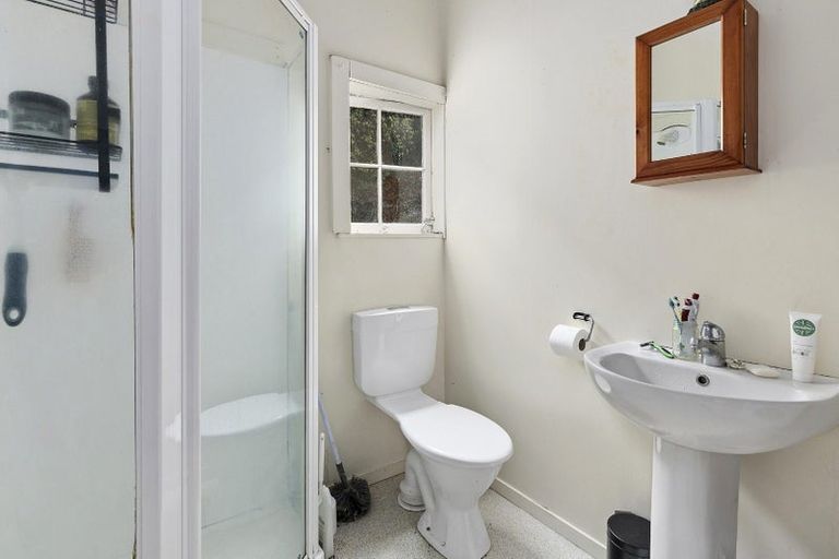 Photo of property in 35 Lawrence Street, Newtown, Wellington, 6021