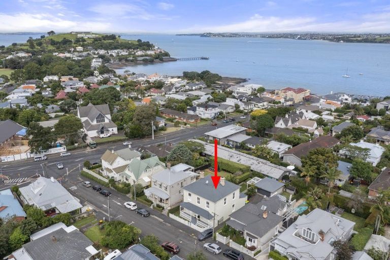 Photo of property in 3 Kerr Street, Devonport, Auckland, 0624