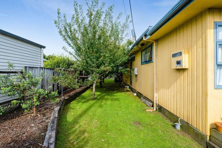 Photo of property in 58 Record Street, Fitzroy, New Plymouth, 4312