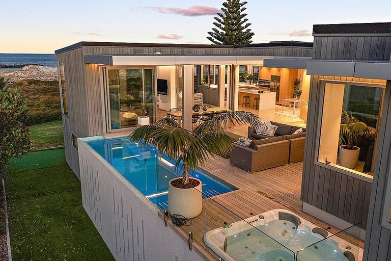 Photo of property in 38 Rita Way, Omaha, 0986