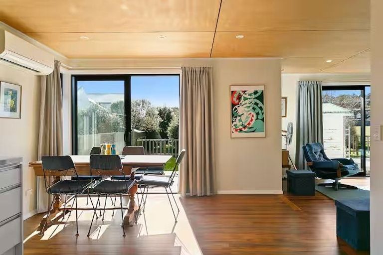 Photo of property in 18 Titoki Avenue, Waipahihi, Taupo, 3330