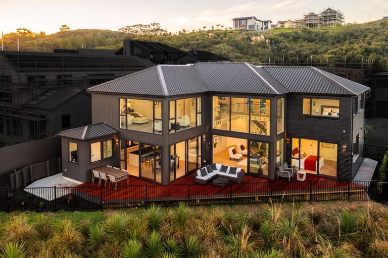 Photo of property in 51 Streamview Way, Long Bay, Auckland, 0630