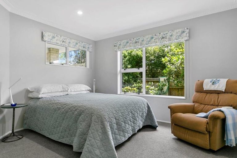 Photo of property in 2 Golders Place, Richmond Heights, Taupo, 3330