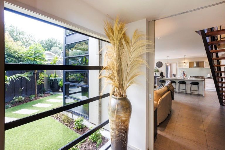Photo of property in 143 Victoria Avenue, Hokowhitu, Palmerston North, 4410
