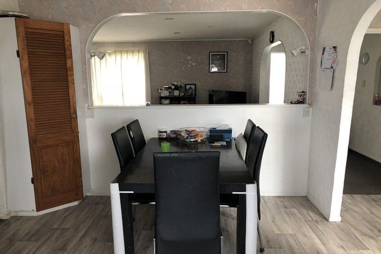 Photo of property in 132 Cascades Road, Pakuranga Heights, Auckland, 2010