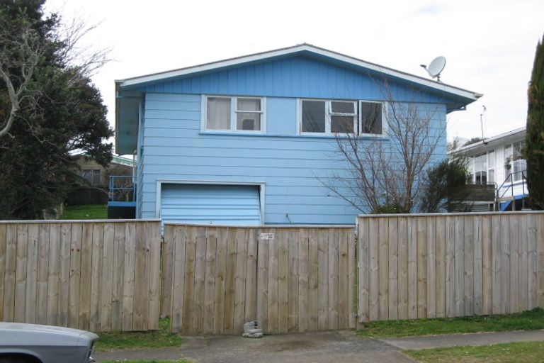 Photo of property in 14 Vancouver Place, Marfell, New Plymouth, 4310