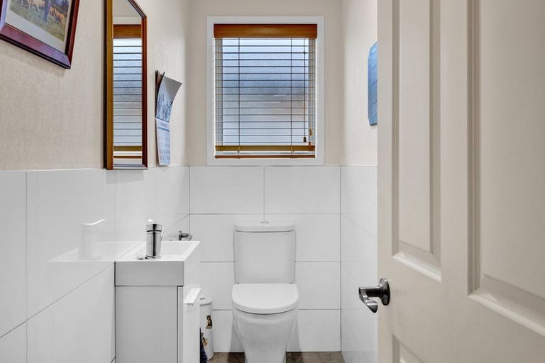 Photo of property in 28 Princes Street, Hawera, 4610