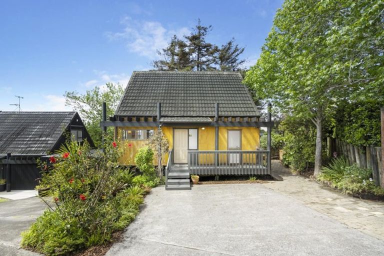 Photo of property in 1/49 Park Rise, Campbells Bay, Auckland, 0630