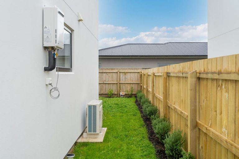 Photo of property in 5/20 Ballinger Place, Carterton, 5713